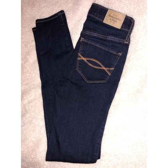 Abercrombie & Fitch Denim - Abercrombie high waisted dark denim